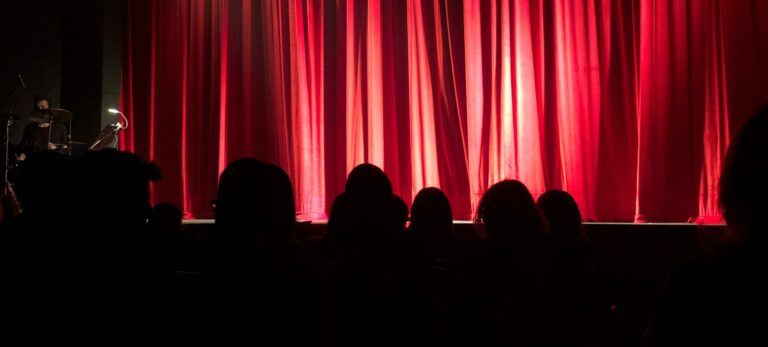 Ratusz domaga się 367 tysięcy zł. od ludzi, którzy wyprowadzili do Sokoła Teatr Robotniczy