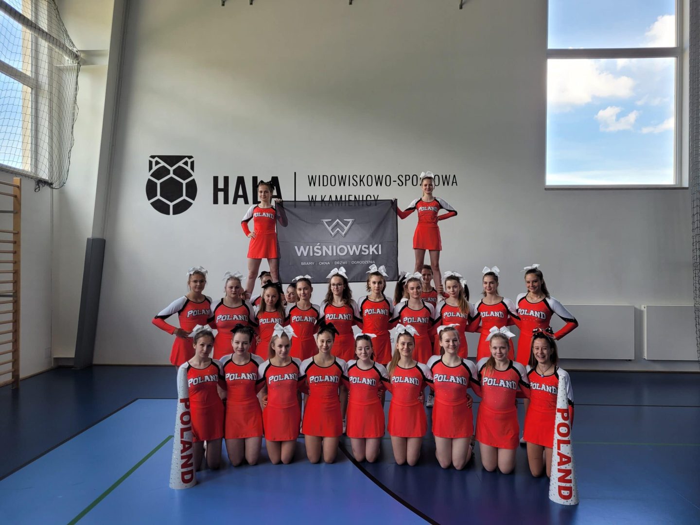 cheerleaderki Nowy Sącz, Kamienica
