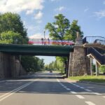 Tu jest Polska, baner w barwach narodowych, flaga, Nowy Sącz, Aktywiści Nowy Sącz, Mariusz Bożyk, most lwowski