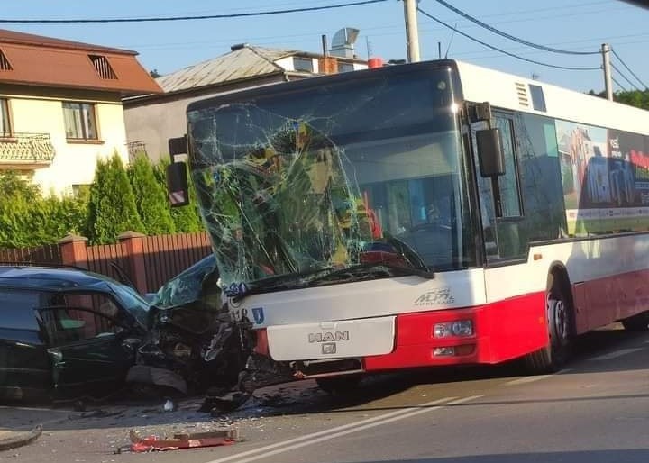 MPK, Nowy Sącz, wypadek, autobus, osobówka