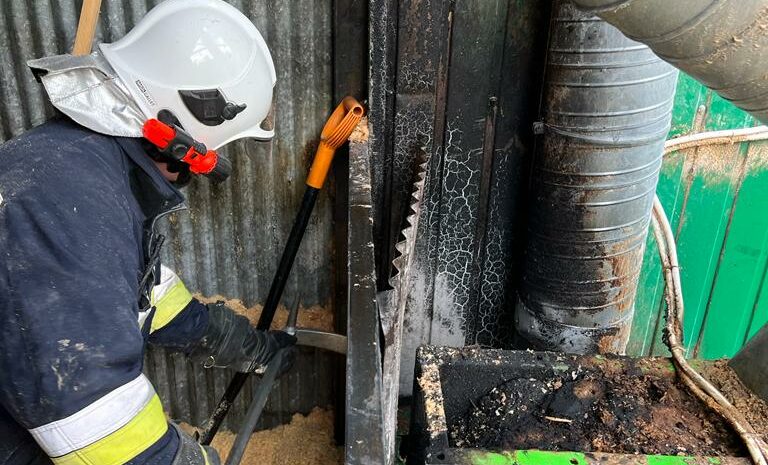 Grybów. Iskry w stolarni. Pracownicy stanęli na wysokości zadania
