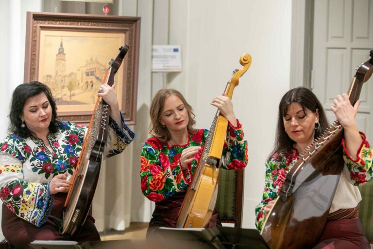 Ukraińskie bandurzystki dały koncert w Muzeum Okręgowym