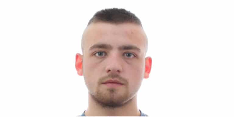 Ten człowiek może być uzbrojony i niebezpieczny. Policja prosi o pomoc w schwytaniu przestępcy