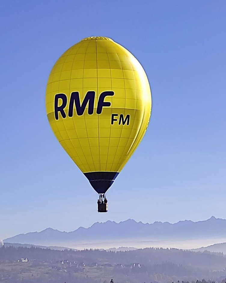8. balon SP-BNM RMF fm LTL series Racer 75 pilot Sławek Jurkiewicz z załogą