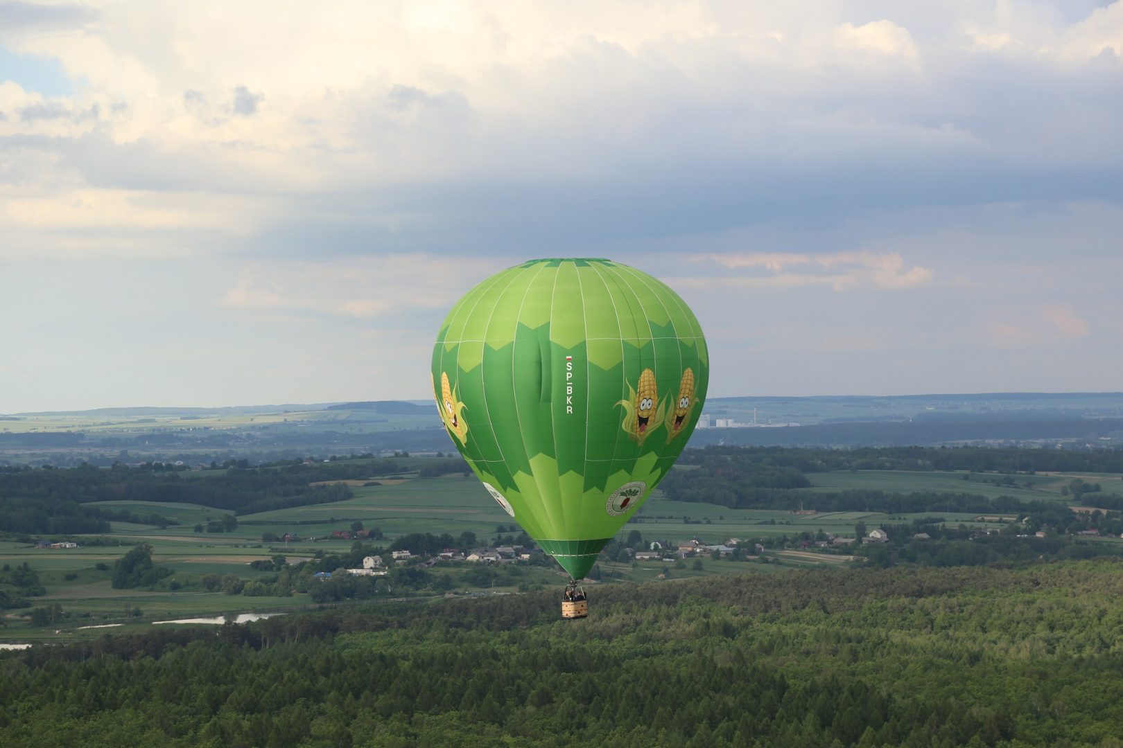 5. balon SP-BKR Lindstrand EA 120 A 001 pilot Wojciech Noga z załogą