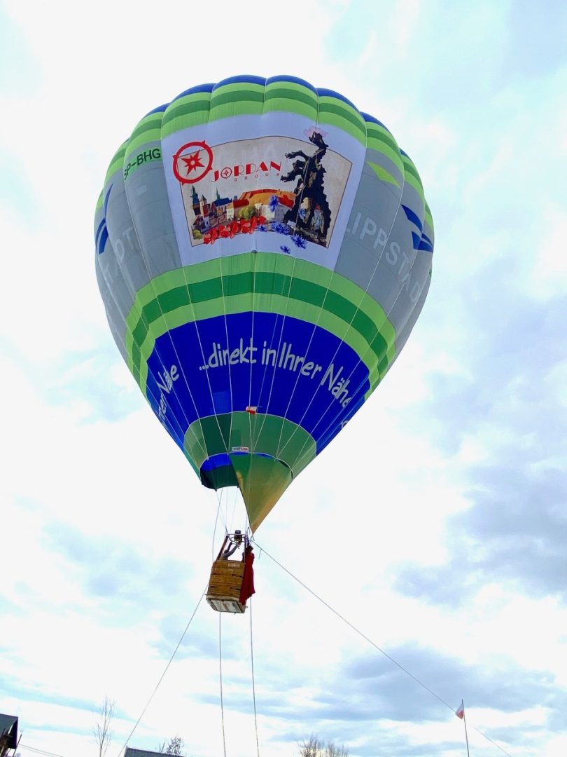 4. balon SP-BHG Jordan Group pilot Jacek Legendziewicz z załogą