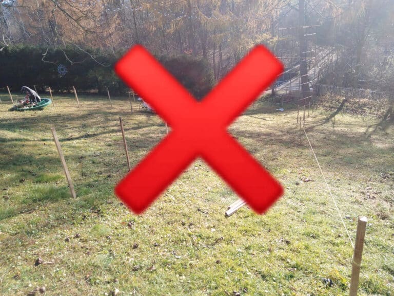 Ktoś zniszczył i ukradł instalację Szopki w Ptaszkowej