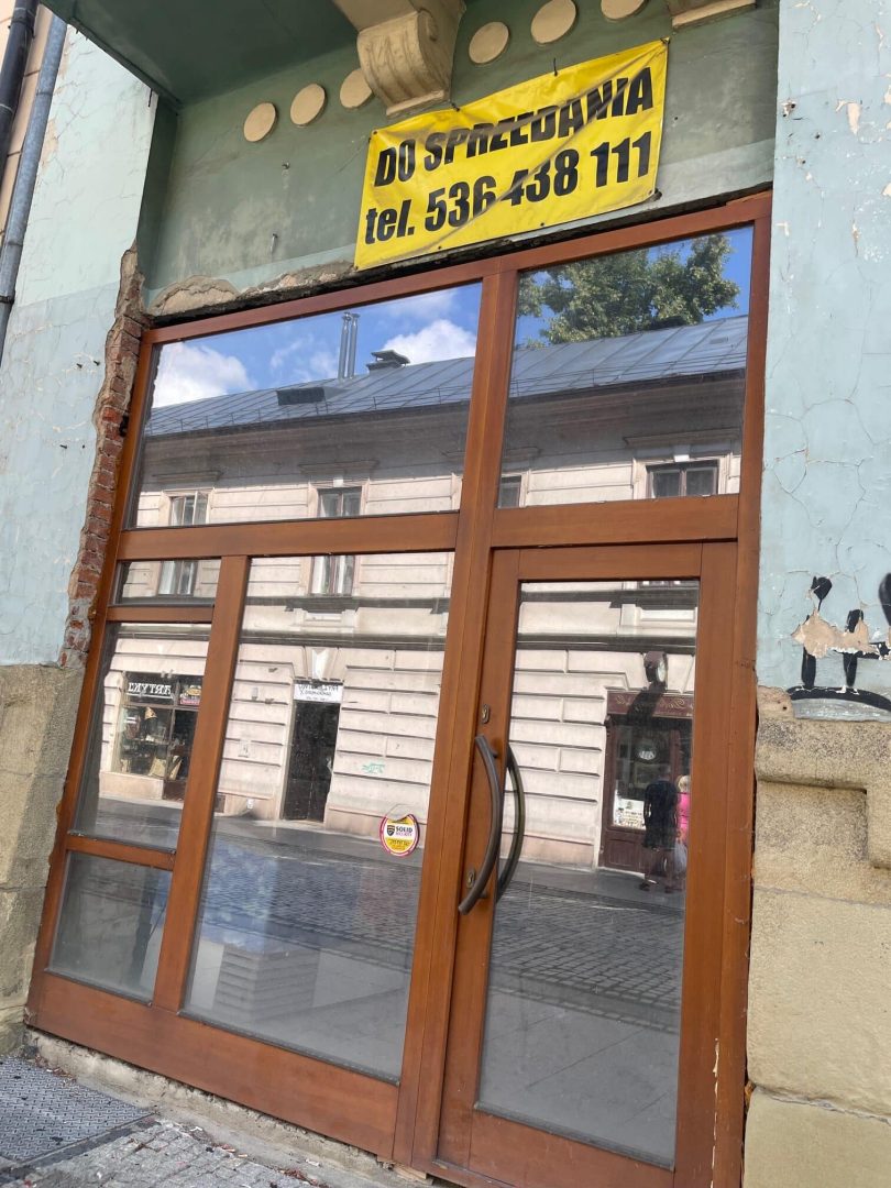 Nowy Sącz. Masowo zamykane sklepy w centrum miasta