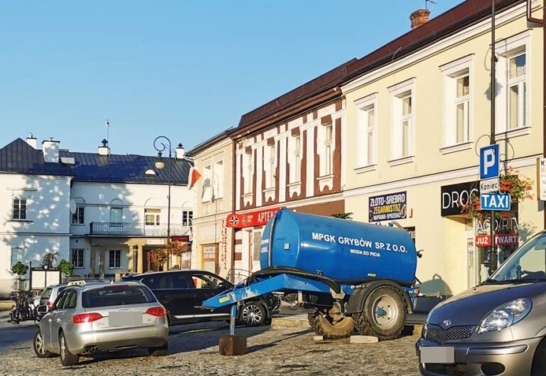 Grybów. Mieszkańcy dopytują kiedy koniec gehenny ze skażoną wodą. Możliwe, że ,,na dniach”