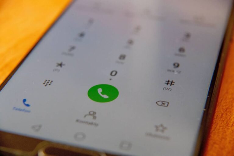 Oszuści dokonali 1800 wyłudzeń przez telefon na kwotę 598 tys. zł