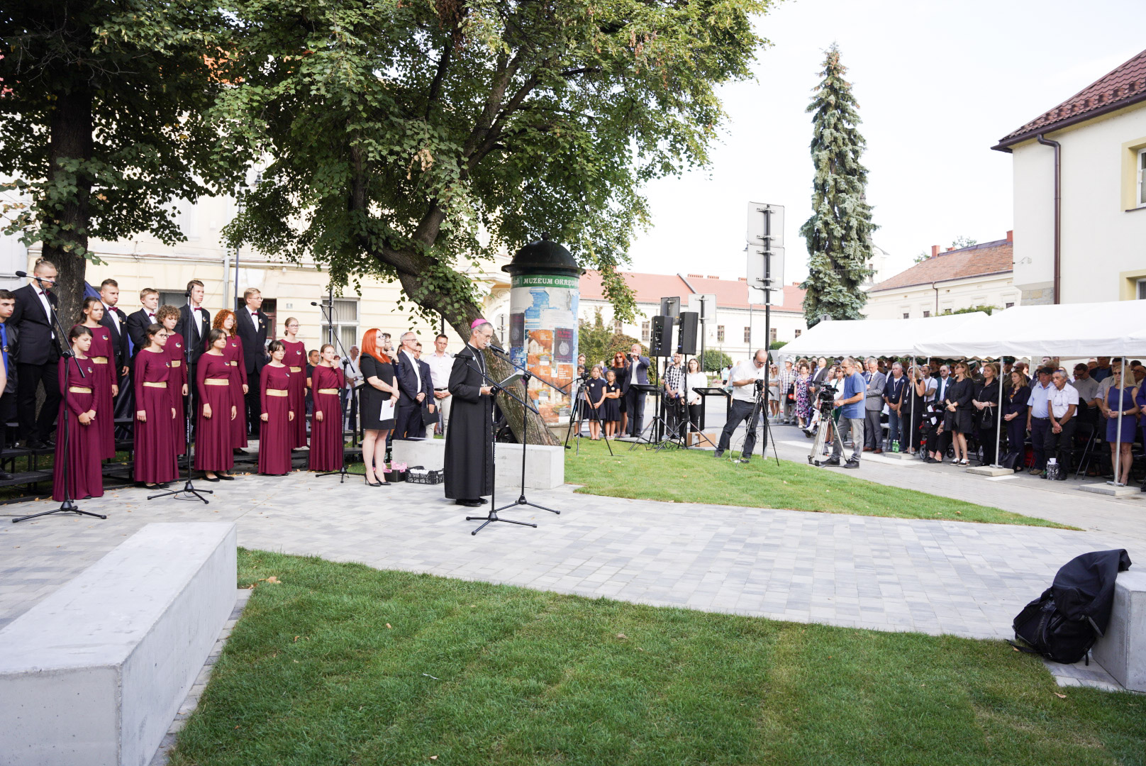 odsłonięcie pomnika ofiar Holocaustu Nowy Sącz