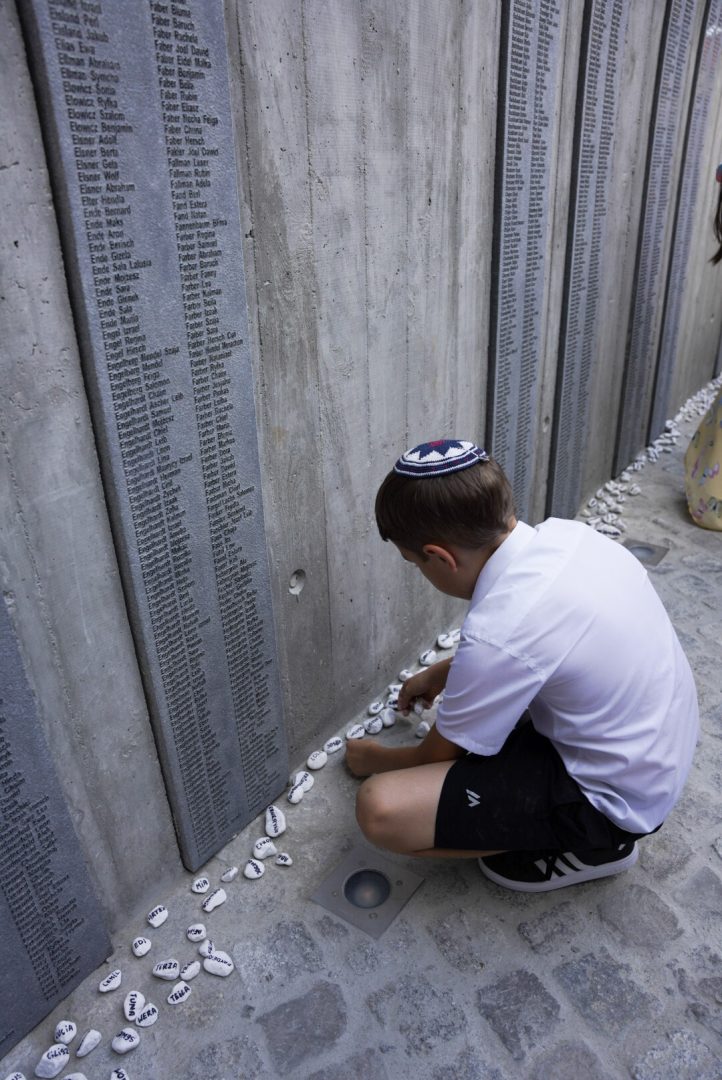 odsłonięcie pomnika ofiar Holocaustu Nowy Sącz