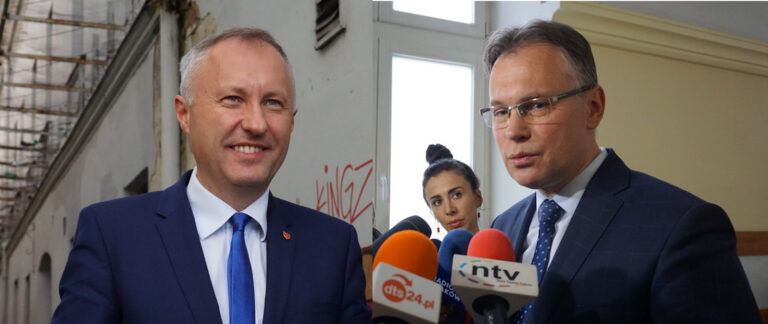 Posłowie PiS dociekają czy prezydent Nowego Sącza może być prezydentem