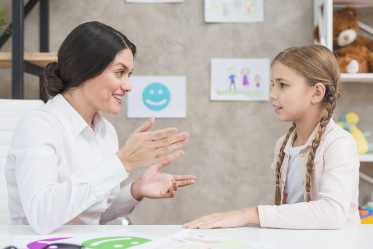 Praca szuka ludzi. W szkołach na Sądecczyźnie brakuje psychologów, pedagogów, logopedów…