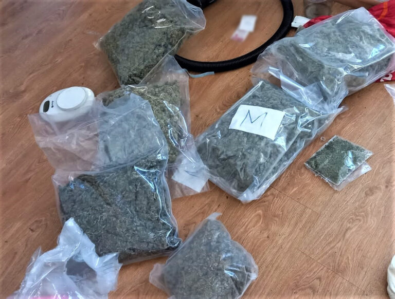 Policjanci zarekwirowali prawie 5 kilogramów marihuany o czarnorynkowej wartości ponad pół miliona złotych