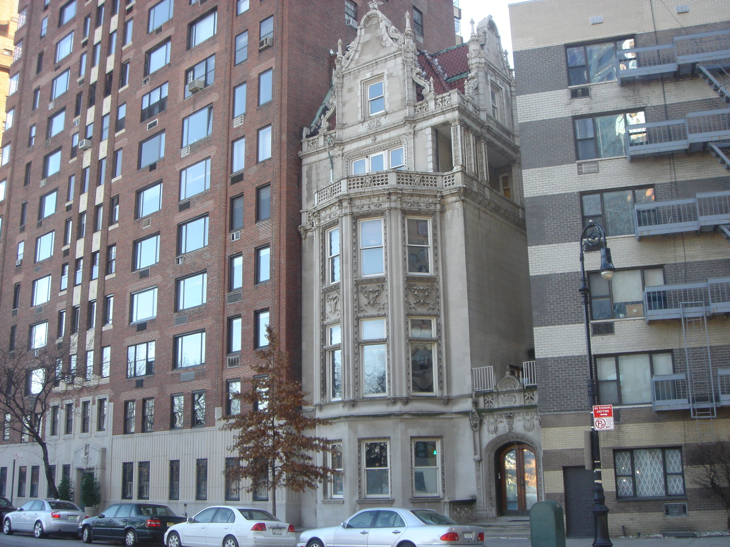 budynek przy Riverside Drive 3 na zachodnim Manhattanie, z którego balkonu wyskoczył 1 lipca 1942 r. generał Bolesław Wieniawa Długoszowski