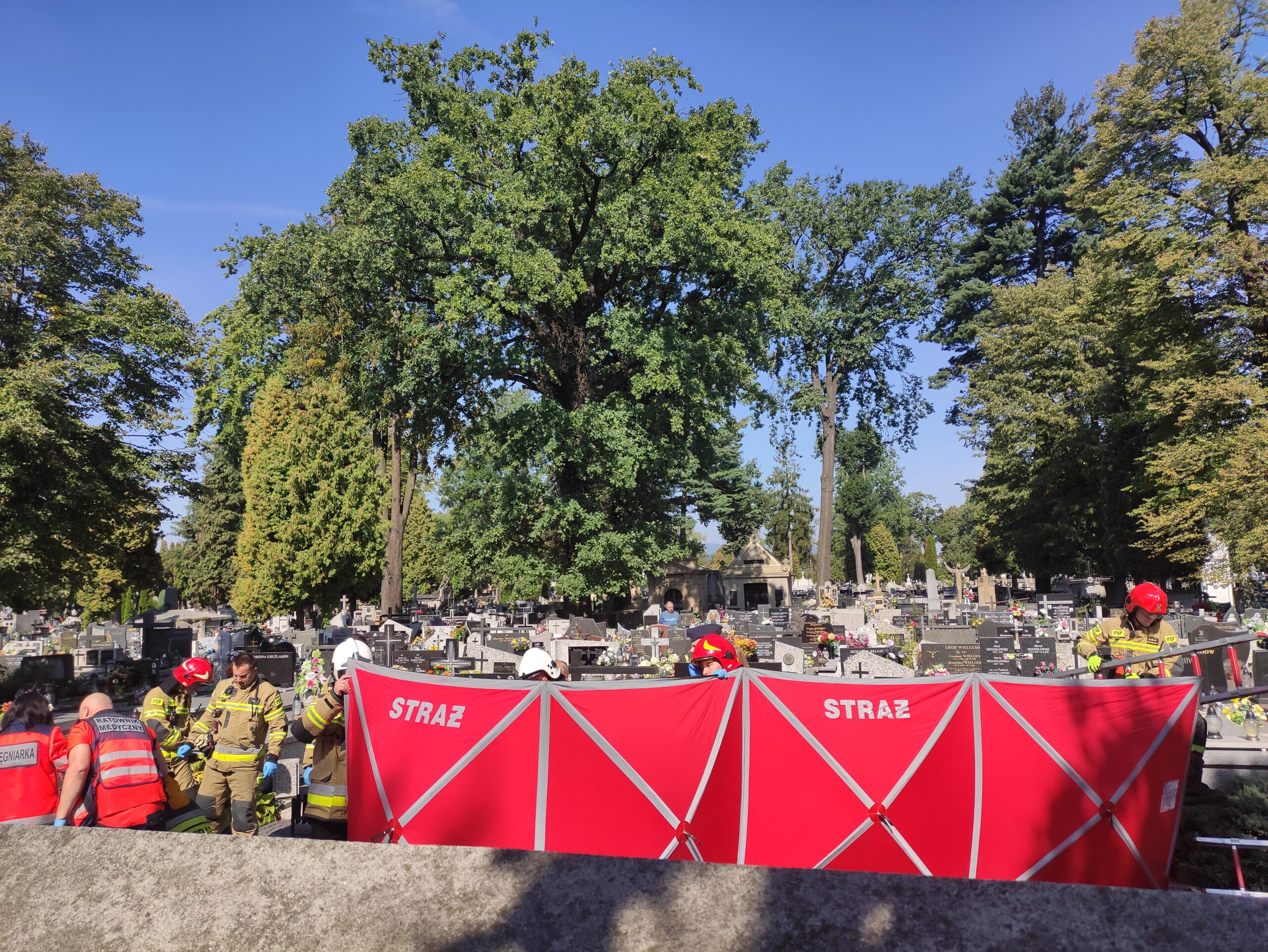 Akcja ratunkowa na cmentarzu, Nowy Sącz
