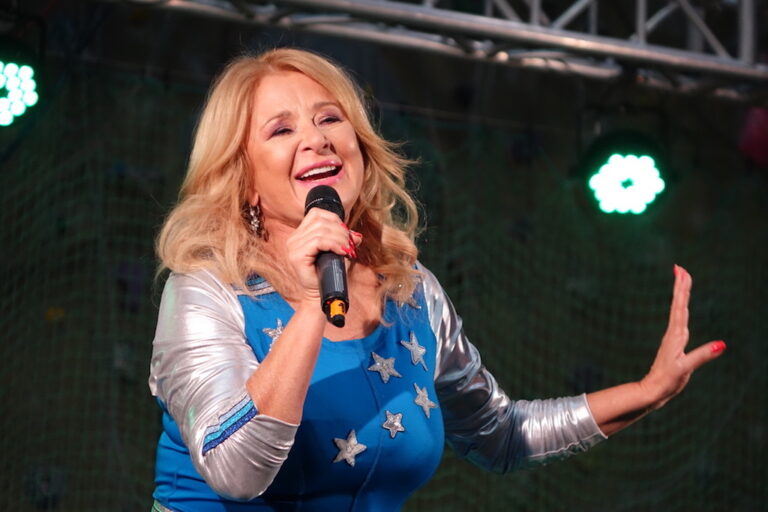 Majka Jeżowska: fanatyczni obrońcy wizerunku Nowego Sącza grożą mi