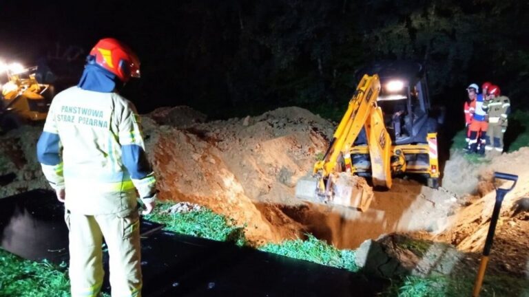 Stróżna. To była jedna z najtrudniejszych akcji. Strażacy kilkanaście godzin wydobywali ciało
