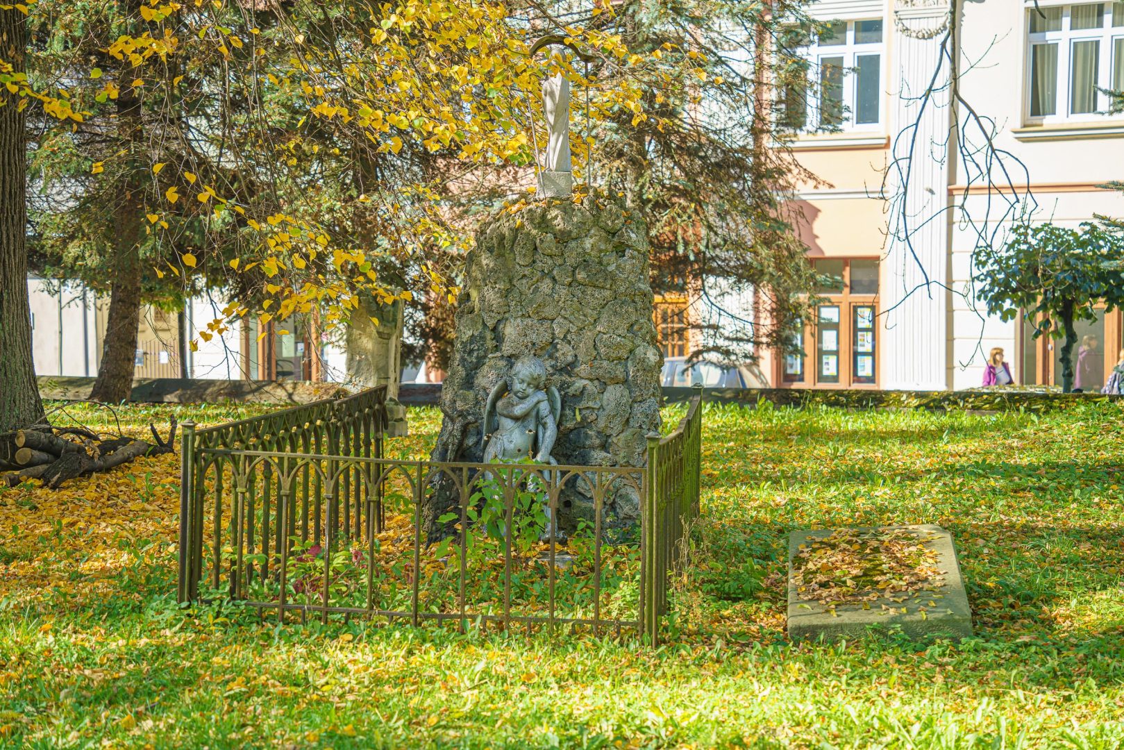 Stary Cmentarz, Nowy Sącz, sprzątanie