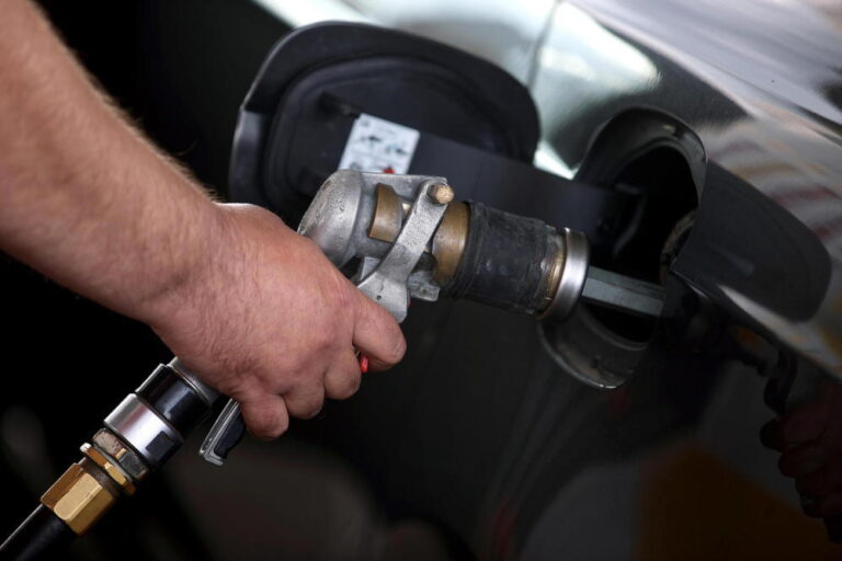 Ceny diesla przekroczą 8 zł, benzyna po ok. 7 zł za litr
