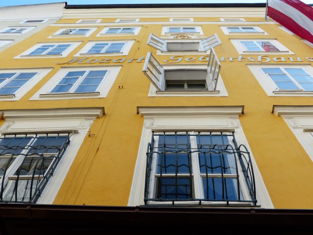 Ulica Getreidegasse i Dom Mozarta