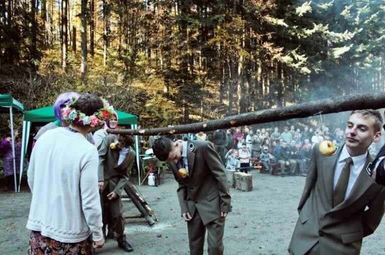 Stary Sącz. Uczniowie technikum leśnego ślubowali na corocznym „rykowisku” (zdjęcia)