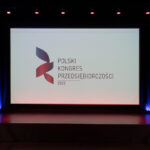 Wyższa Szkoła Biznesu - National Louis University z nagrodą Fundament 2022