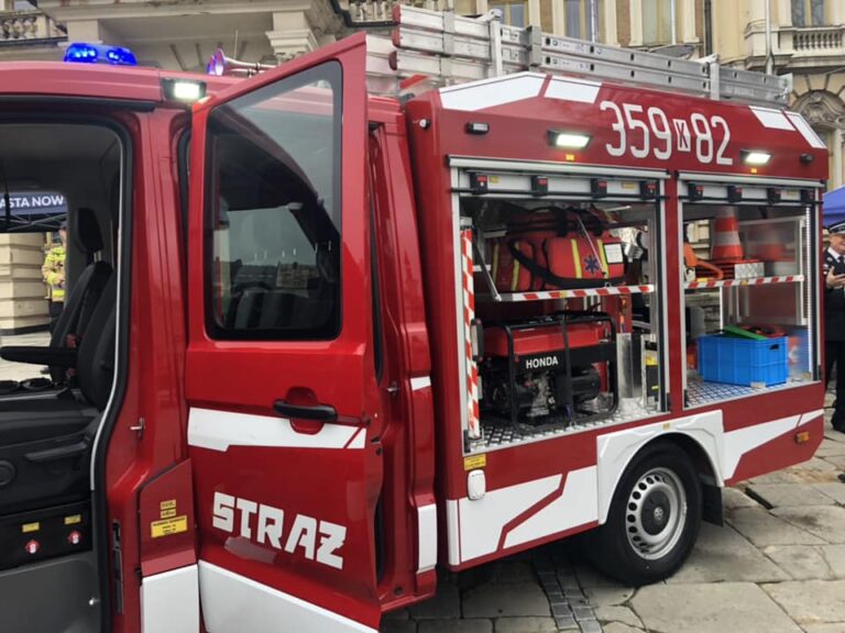 Ochotnicza Straż Pożarna w Biegonicach ma nowy samochód ratowniczy (zdjęcia)