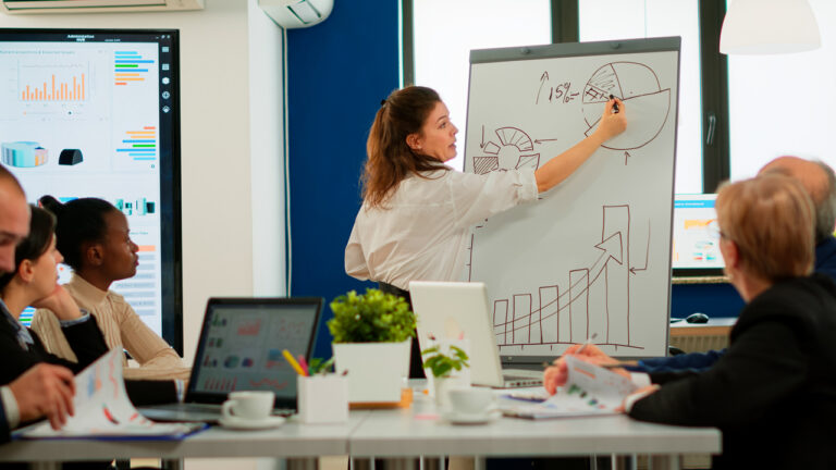 Kobiecy zawód w IT – Project Manager. Na czym polega praca i jak znaleźć zatrudnienie?