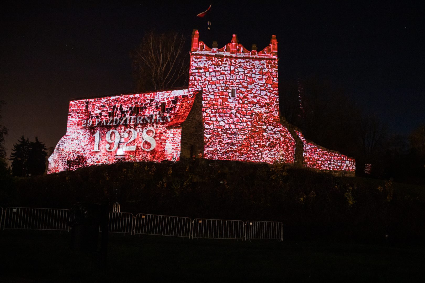 Zamek Królewski, Nowy Sącz, iluminacja, mapping 3D, 730-lecie lokacji Nowego Sącza