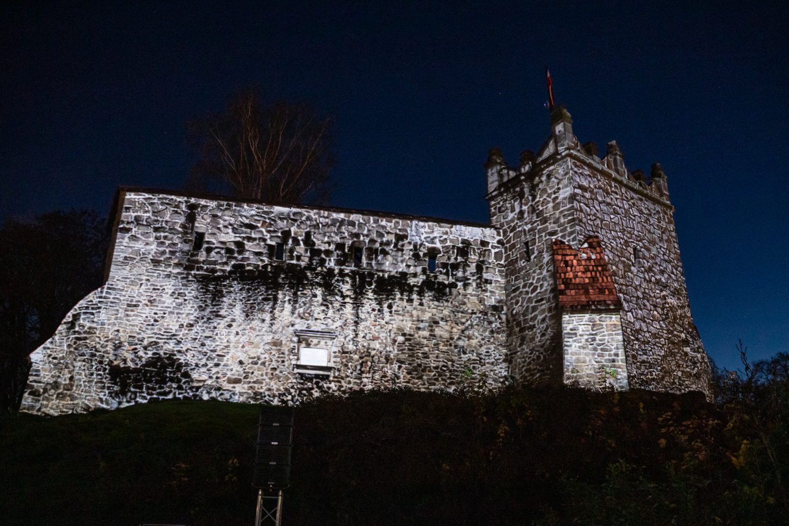 Zamek Królewski, Nowy Sącz, iluminacja, mapping 3D, 730-lecie lokacji Nowego Sącza