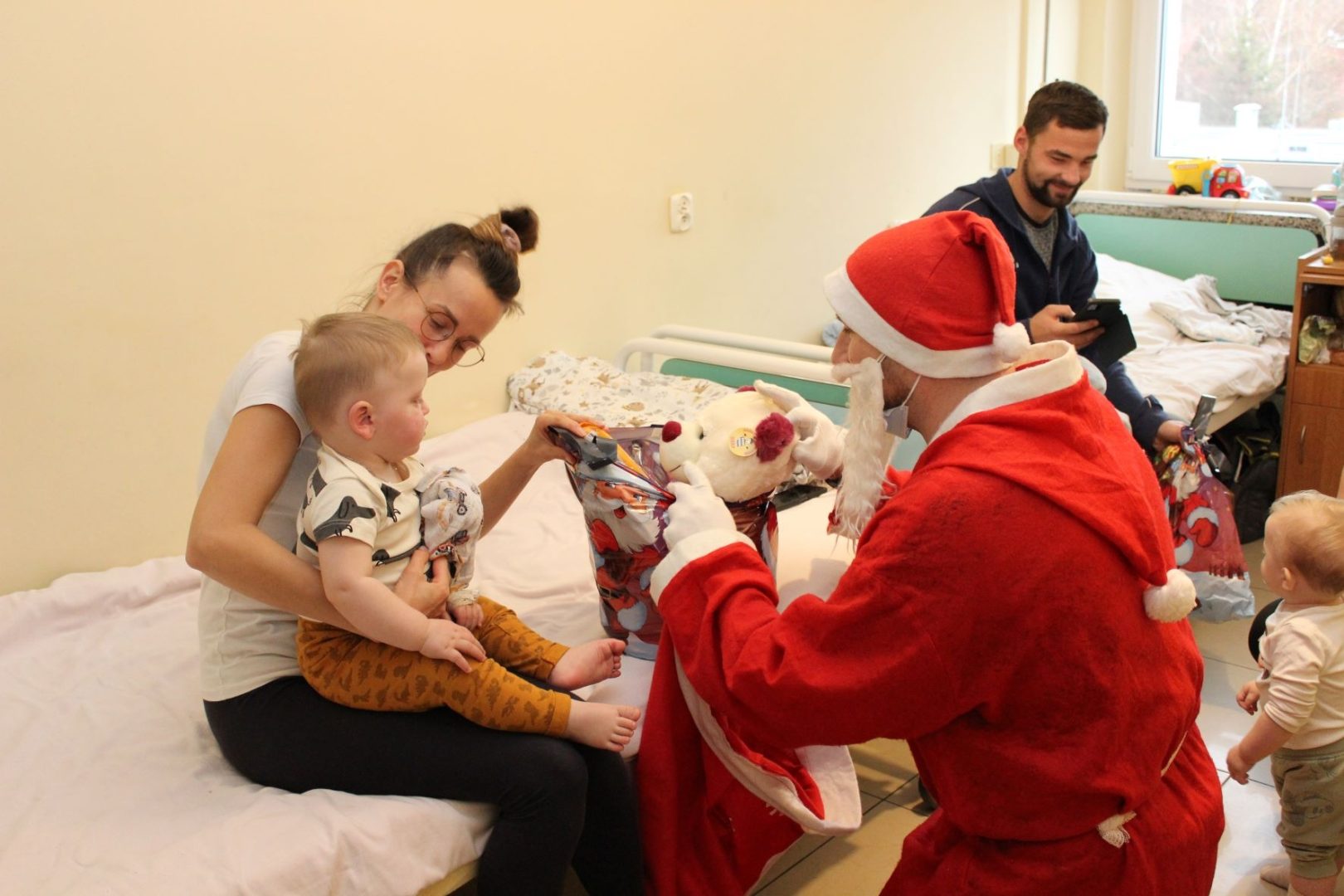 Mikołaj, szpital Limanowa, Oddział Chorób Dzieci