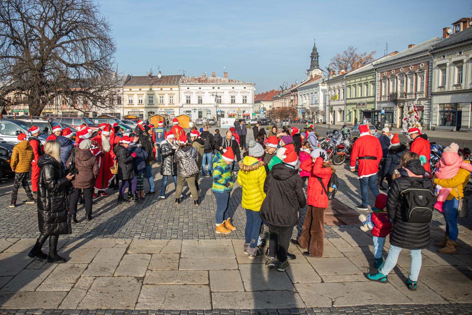 Motomikołaje, Nowy Sącz