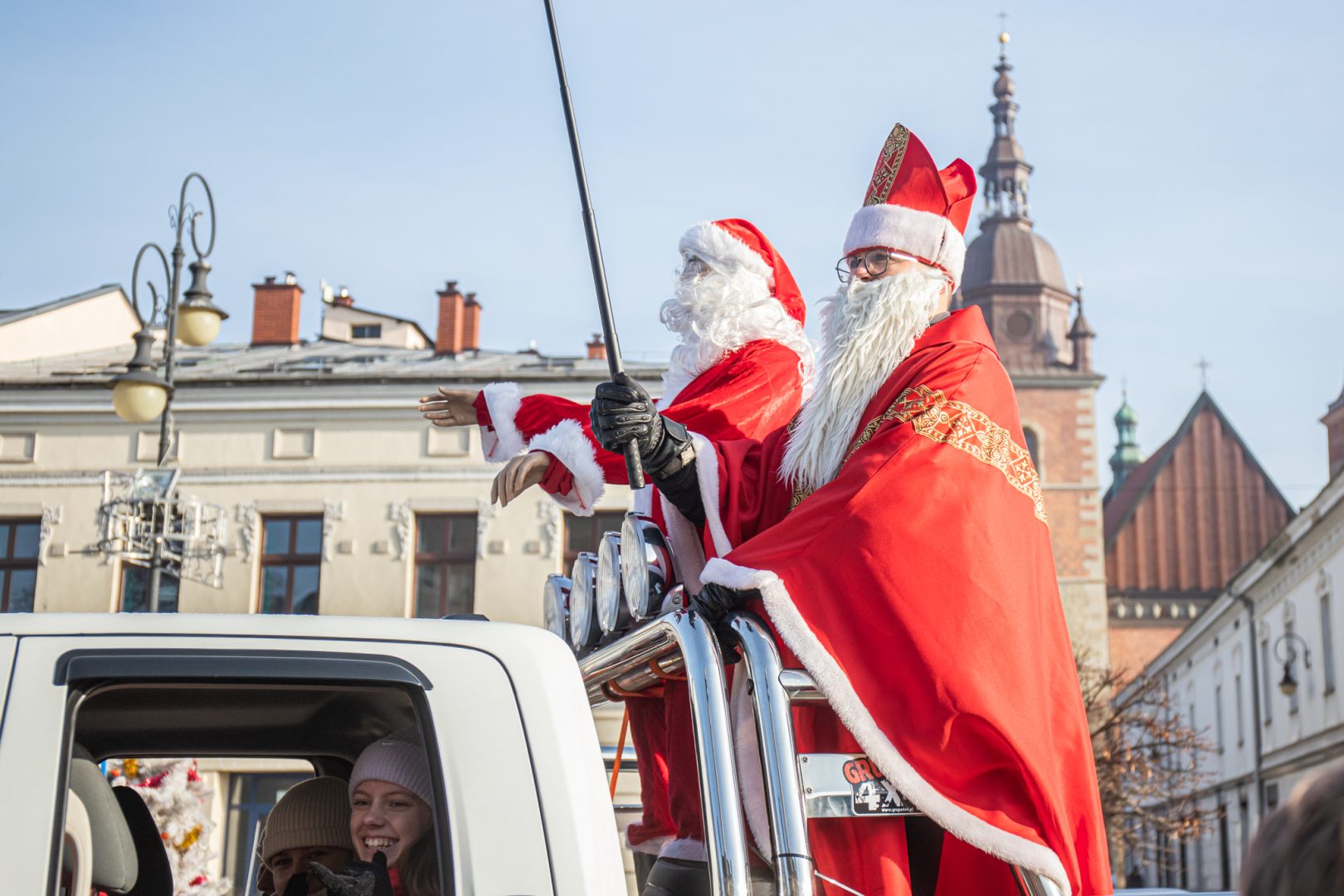 Motomikołaje, Nowy Sącz