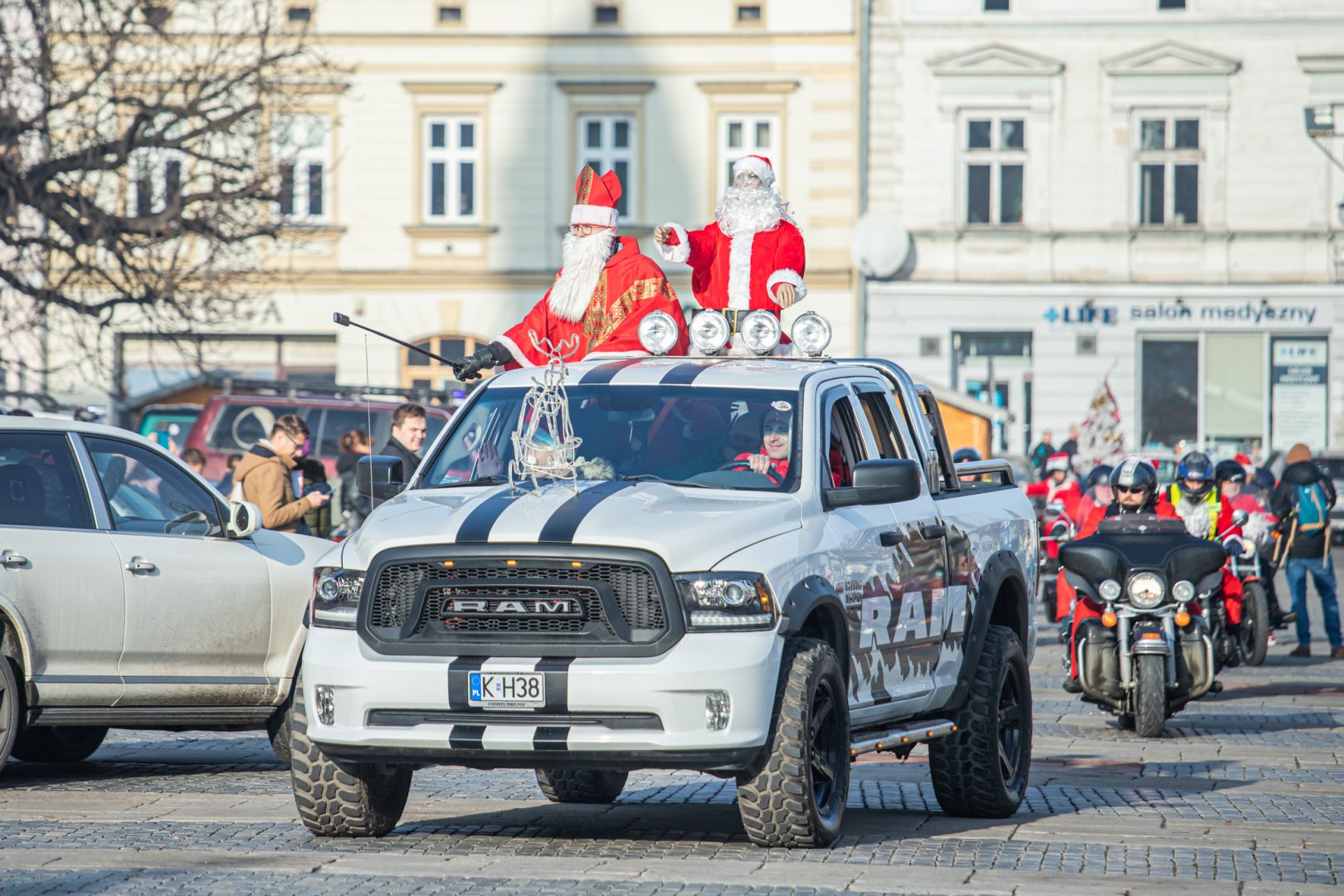 Motomikołaje, Nowy Sącz