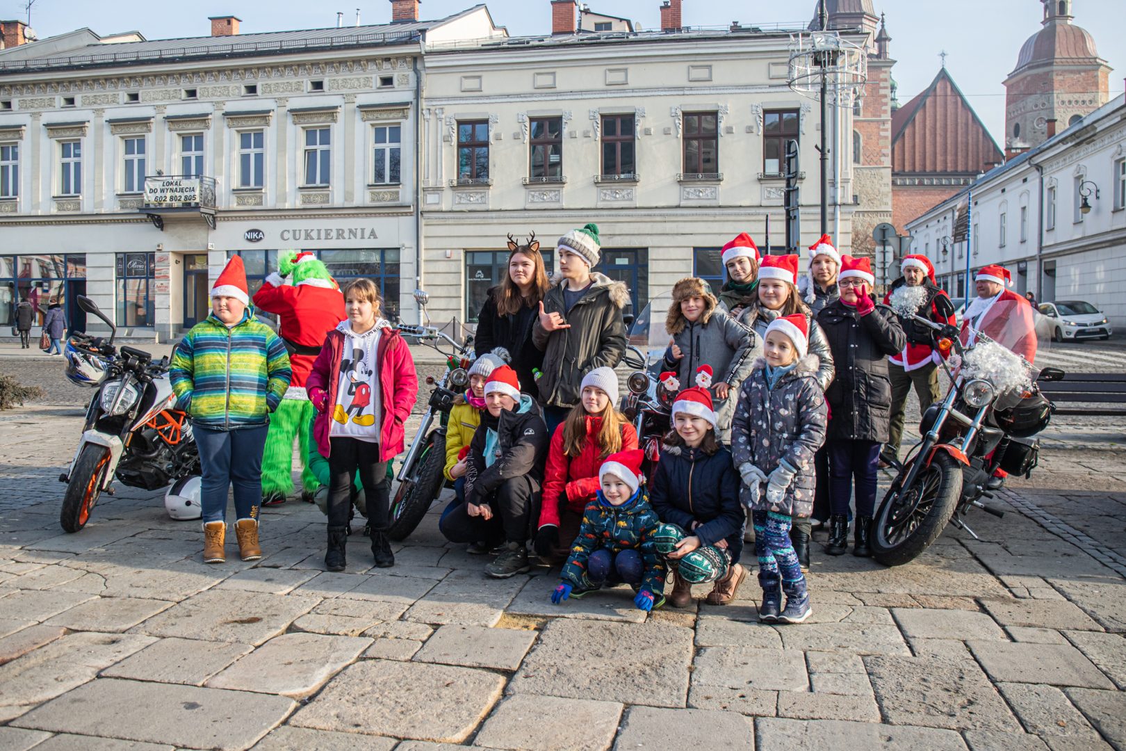 Motomikołaje, Nowy Sącz