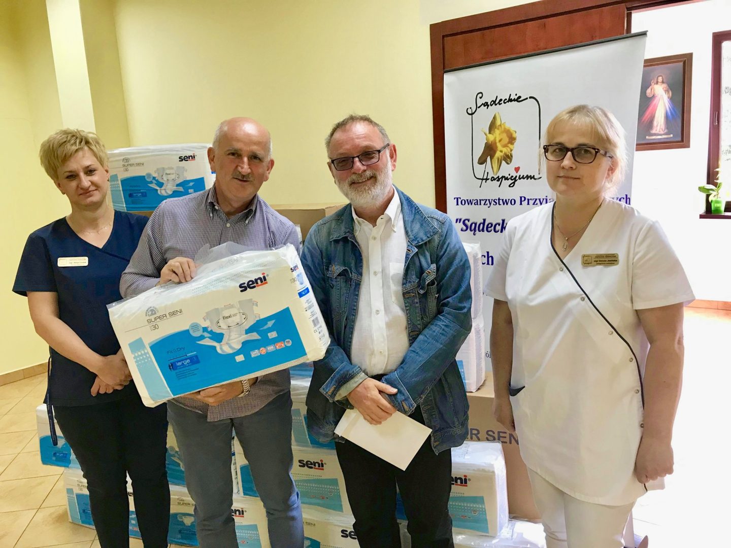 Sądeckie Hospicjum, prezenty, ojcowie jezuici, Nowy Sącz