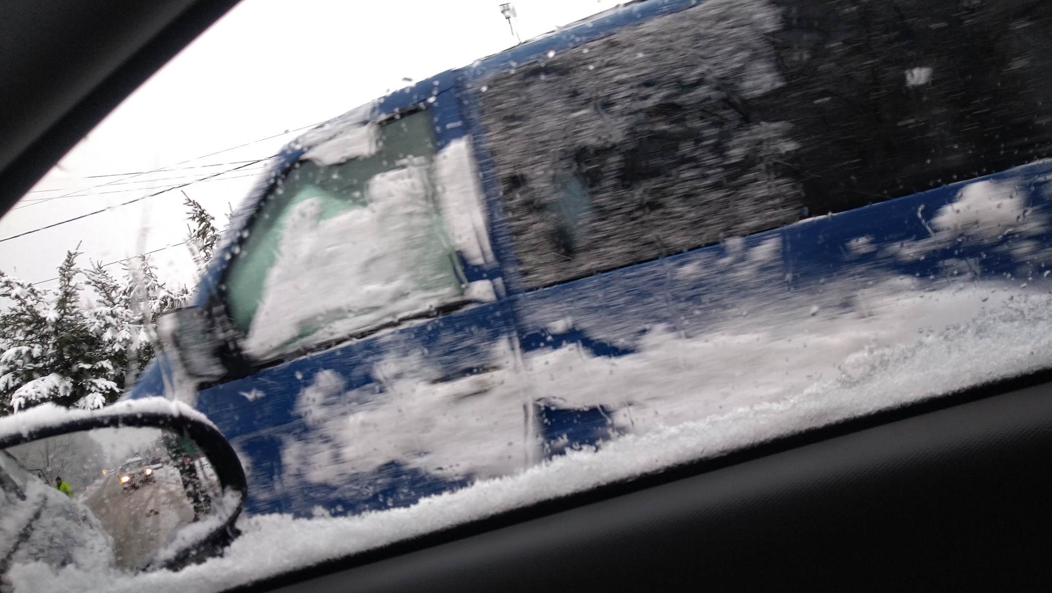 Sądecczyzna, trudne warunki na drogach, kolizje, wypadki