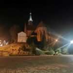 Grybów, uszkodzone pojazdy, wycinka drzew, Bazylika Mniejsza, parking