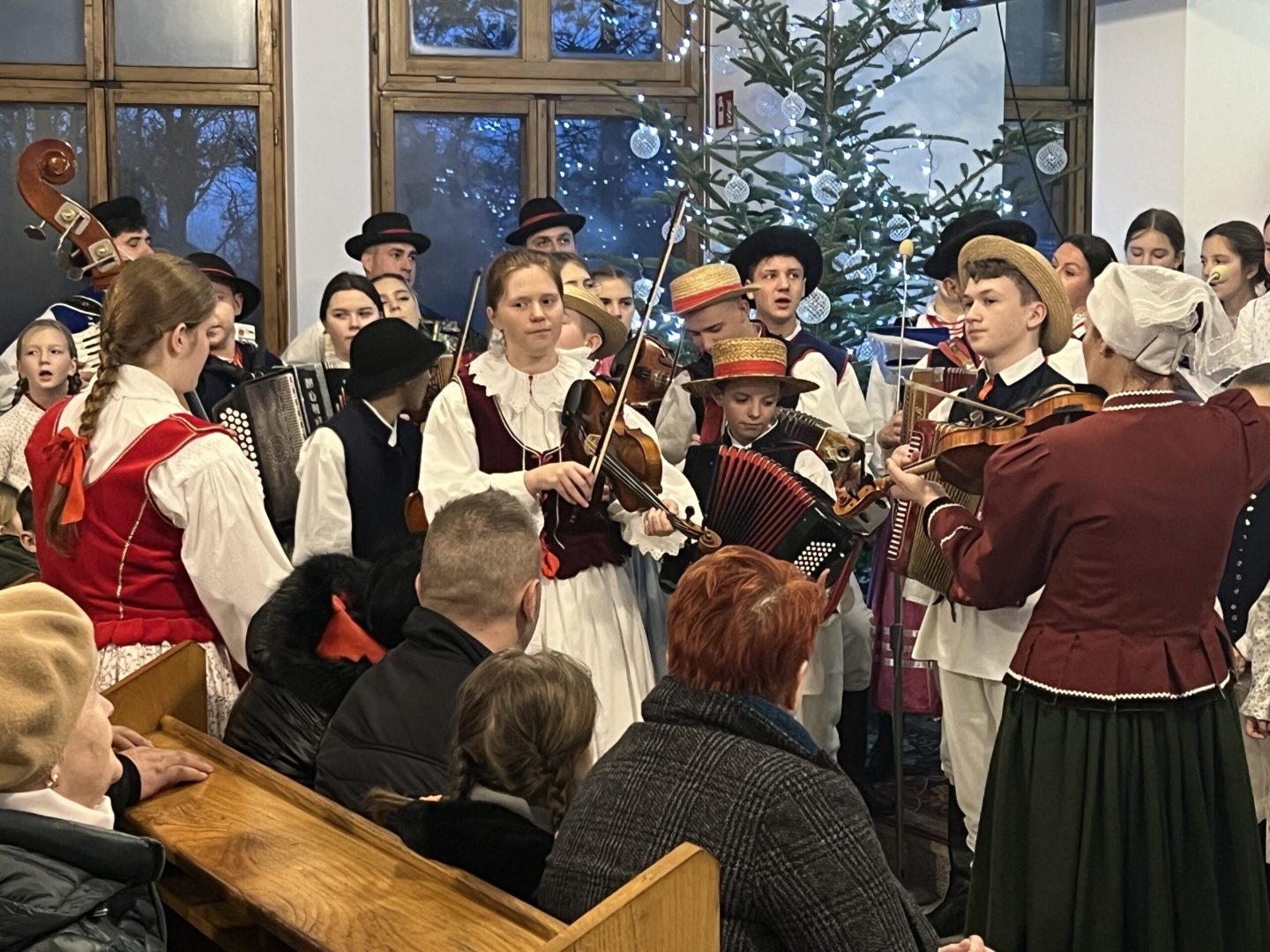 Koncert Noworoczny, Kąclowa, Ignaś Chojecki-Skraba, Pogórzańskie Dzieci, Orkiestra Dęta z Florynki. Ewa Matuła, Tadeusz Matuła, Andrzej Szafrański