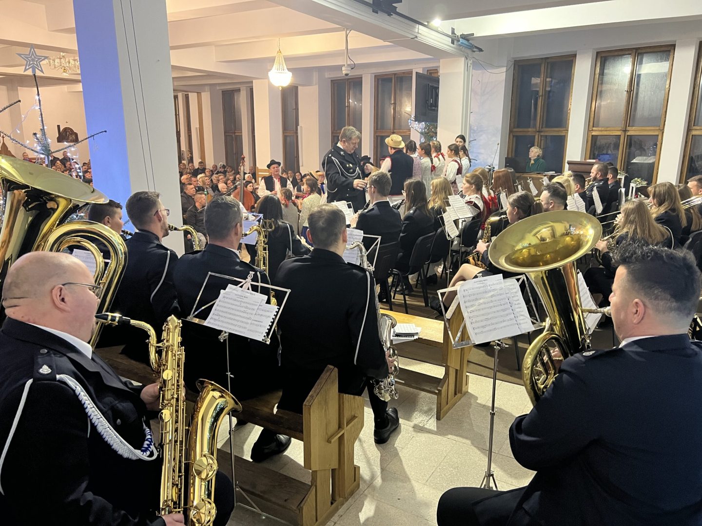 Koncert Noworoczny, Kąclowa, Ignaś Chojecki-Skraba, Pogórzańskie Dzieci, Orkiestra Dęta z Florynki. Ewa Matuła, Tadeusz Matuła, Andrzej Szafrański