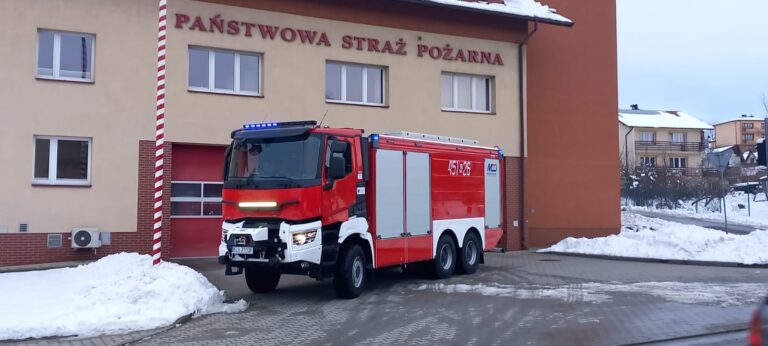 Państwowa Straż Pożarna w Limanowej zaprezentowała swój nowy pojazd (zdjęcia)