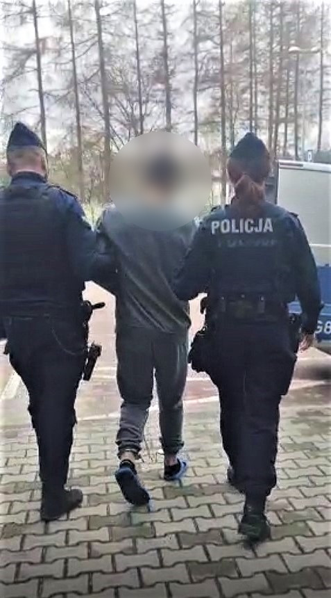 Usiłowanie zabójstwa, 18-latek, Sylwester