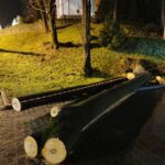 Grybów, uszkodzone pojazdy, wycinka drzew, Bazylika Mniejsza, parking