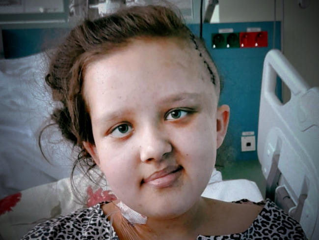 Apel rodziców. 11-letnia Julia z powiatu limanowskiego ma guzy mózgu wielkości pomarańczy