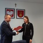 Korzenna, podpisanie umów
