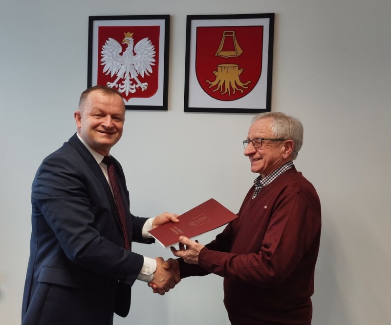Korzenna, podpisanie umów