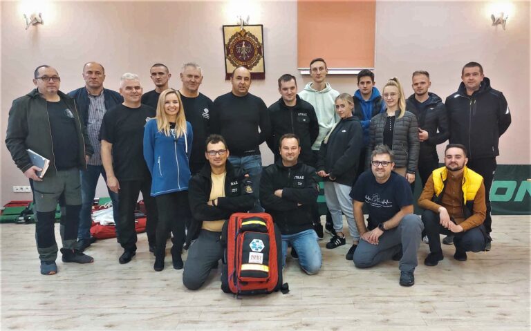 Szesnastu strażaków OSP Limanowa podniosło swoje kwalifikacje (zdjęcia)