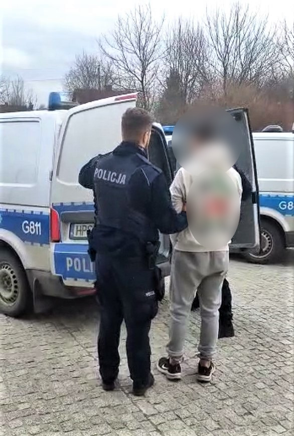 Usiłowanie zabójstwa, 18-latek, Sylwester